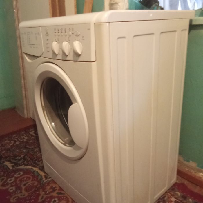 Стиральная машина indezit