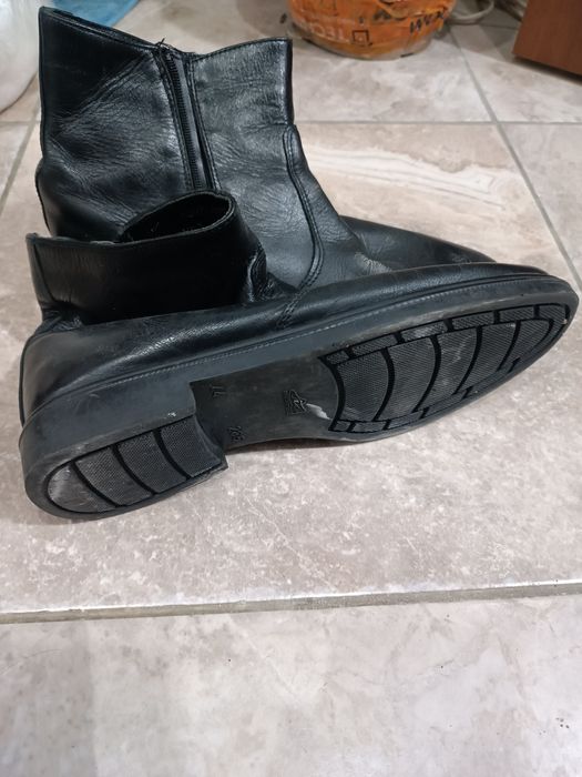 Қыстық аяқ киім сатамын