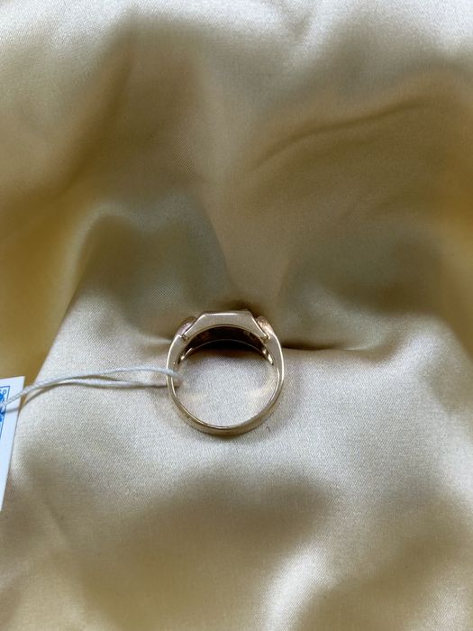 Золотая печатка с бриллантами