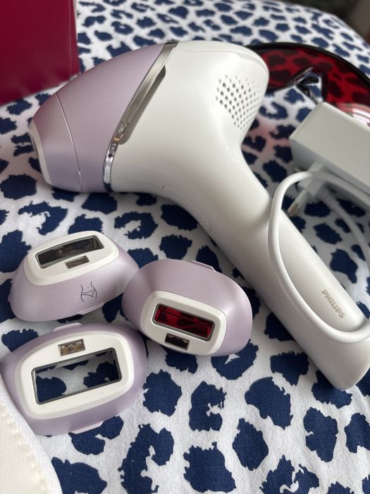 Epilator IPL Philips Lumea Seria 8000 BRI947/00