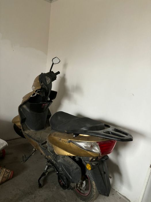 Продам мопед М8