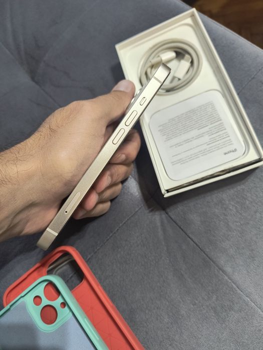 iPhone 13 смартфон
