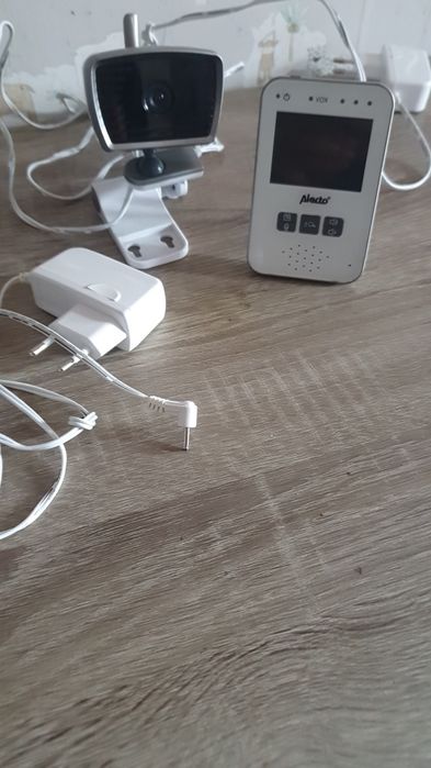 Бебефон с камера