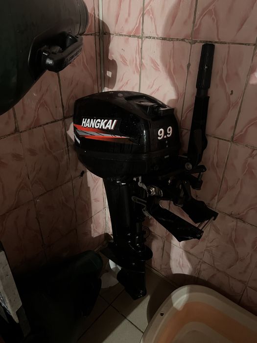 Продам лодку с мотором