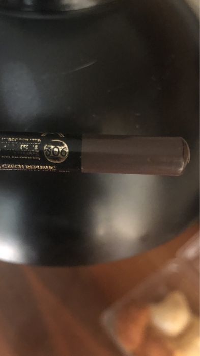 Хайлайтер  и карандаш для глаз