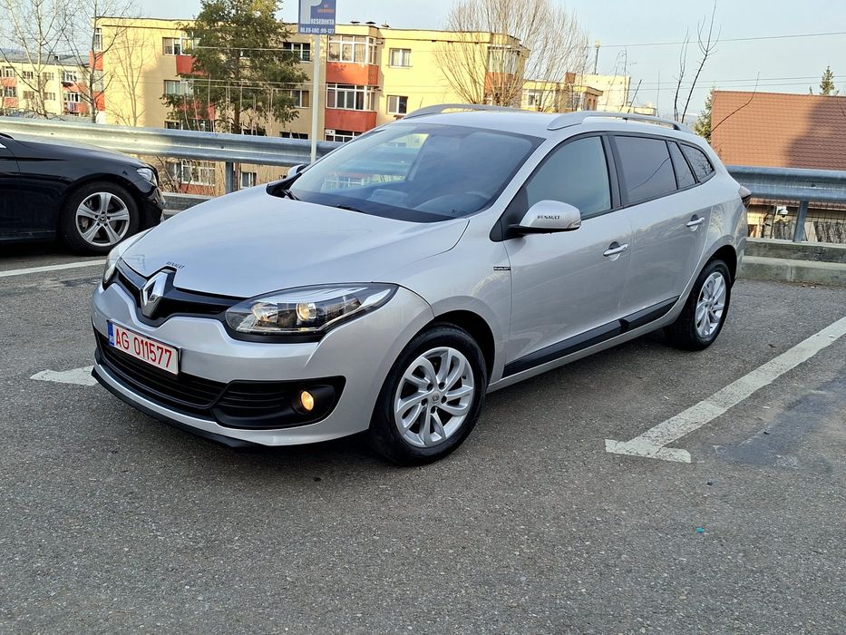 Renault Megane 3 facelift 2015 euro 5 recent  adus D. 150 mii km

2015.euro 5.Full 1.5 dci 6 trepte 110 cp.

KM reali 150 mii reali verificabili 

P