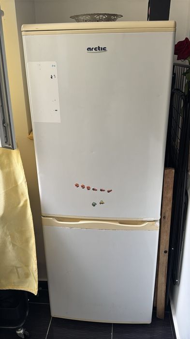 Vând frigider Arctic 210 l, 170 h