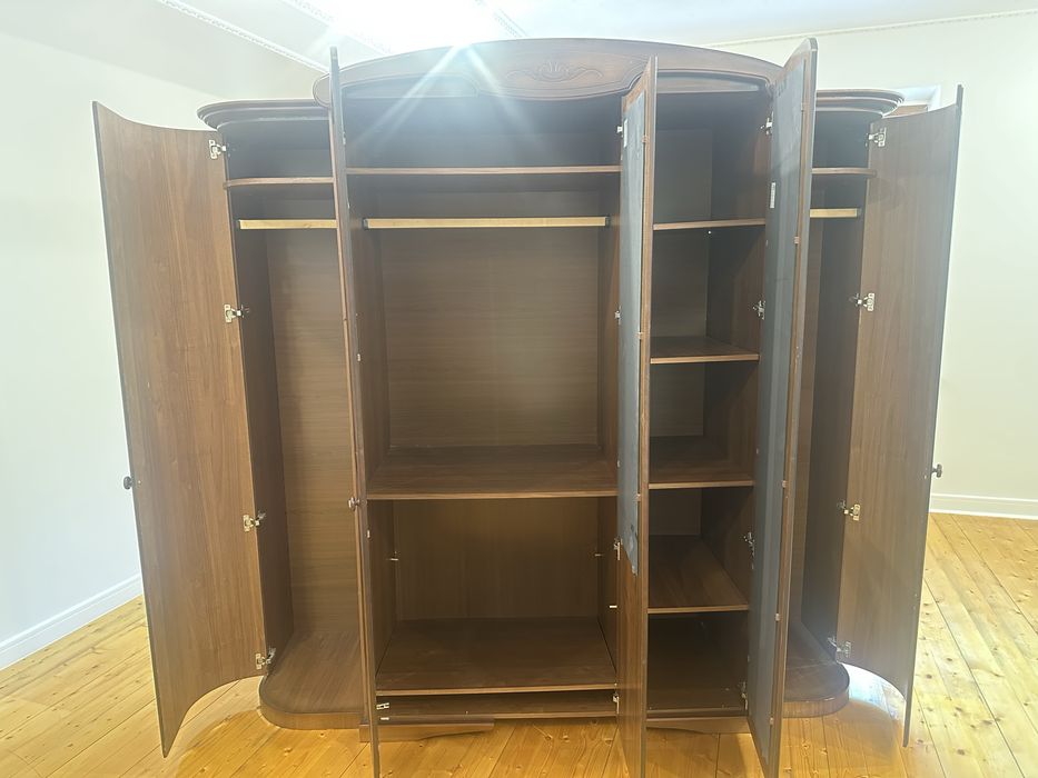 Спальный гарнитур