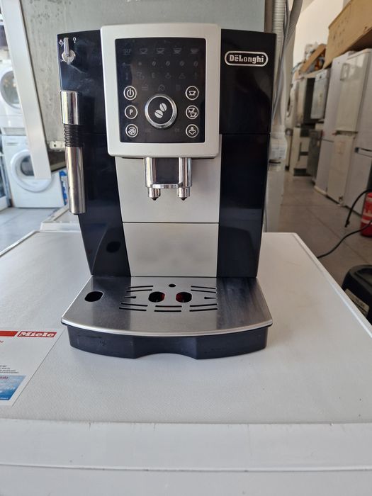 Кафе машина робот Delonghi Magnifica