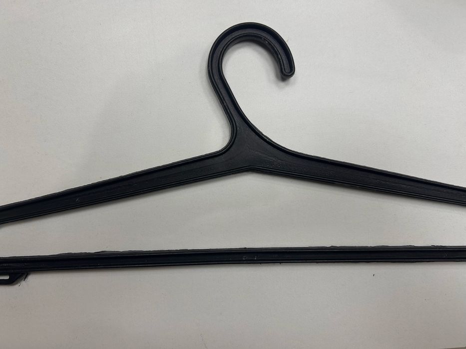 Продам вешалки разные, для брюк и для кофт б/у