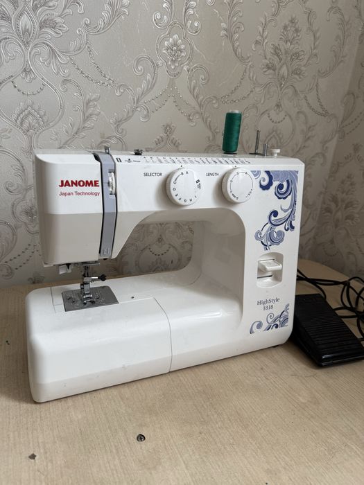Швейная машина JANOME