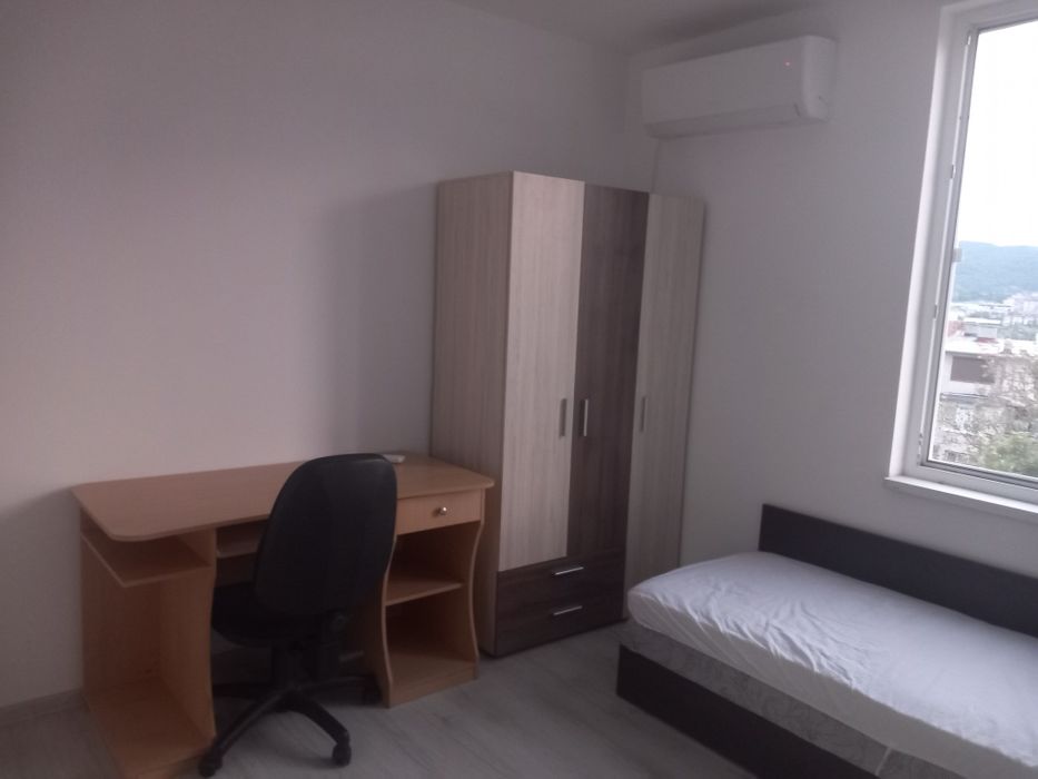 Дава се под наем Тристаен апартамент в Кърджали, Център - 75 кв.м за 285.6 € - Снимка #11