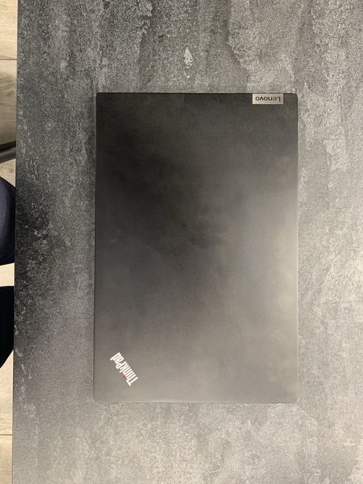 Lenovo ThinkPad E15 Intel i5-1135G7 2.42 GHz