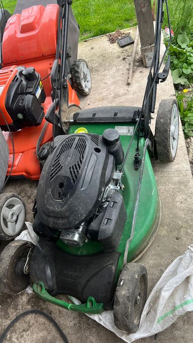 Mașini de tuns gazon