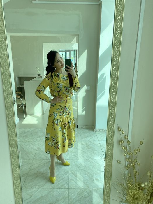 Продам костюм юбка и блуза