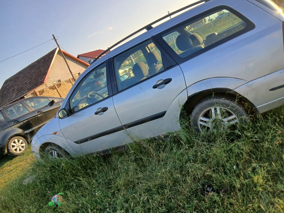 Vand sau schimb ford focus  1.8 dizel 2001