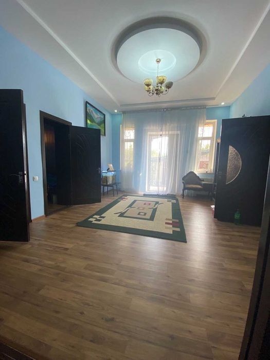 Роскошный дом с бассейном и баней