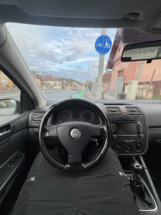 Vand golf 5 gt 220 cp