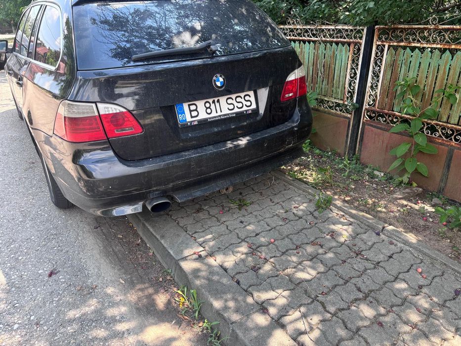 Dezmembrez/vând  BMW e61 520d 177cp 2008
