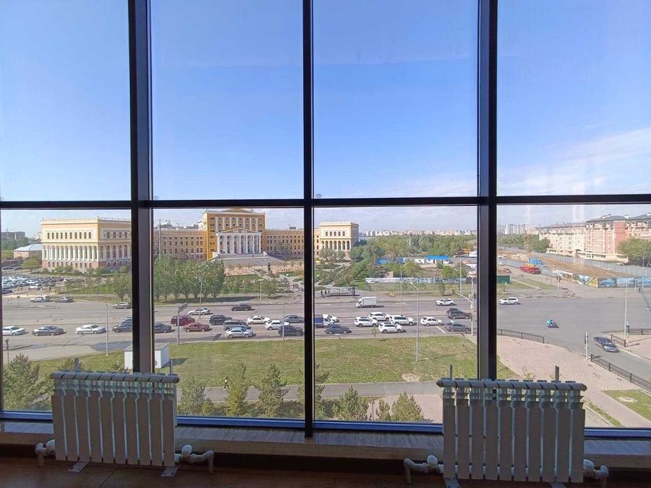 Офисы с панорамными окнами, от 28 до 88 кв. м, БЦ Vion, Астана