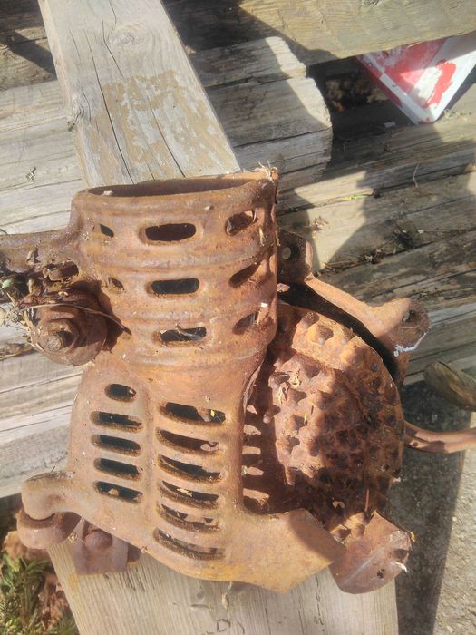 Продавам много стара роначка за царевица ръчна антикварна