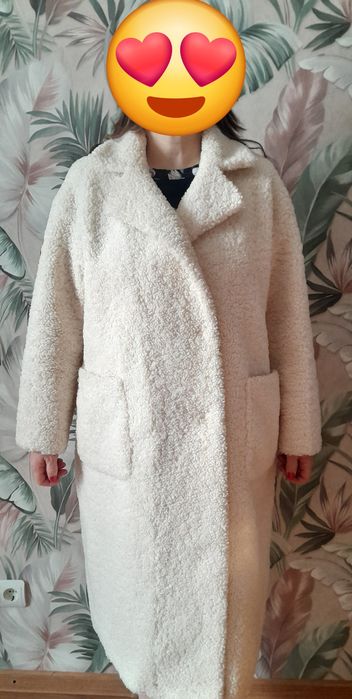 Пальто белое            .