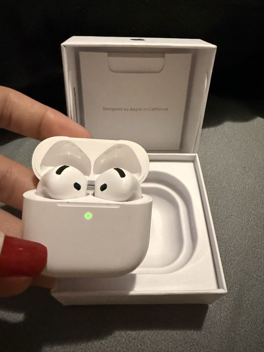 Слушалки Airpods 4
