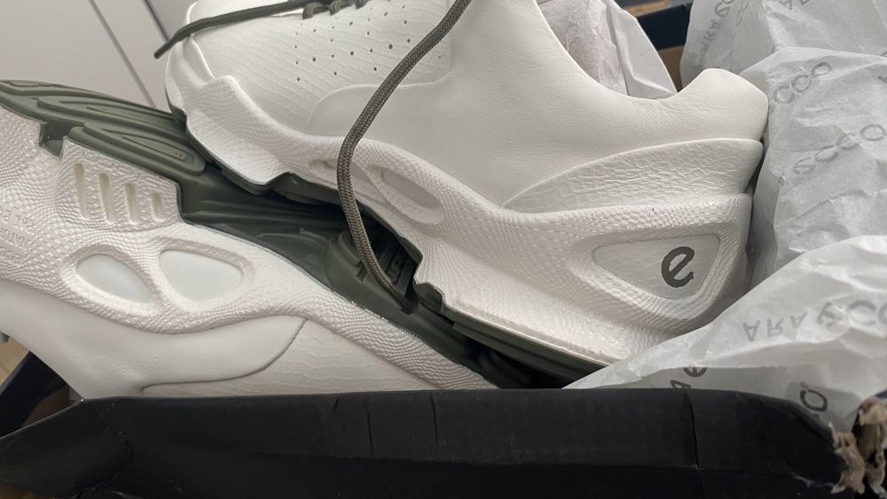 Кроссовки ECCO новые