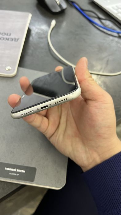 Iphone 11 сос сатылады срочно !!!