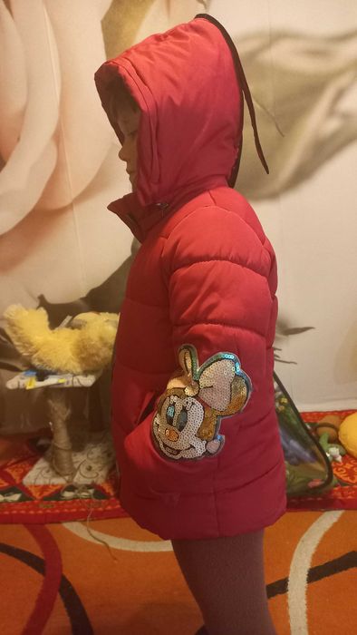 Зимняя куртка на девочку