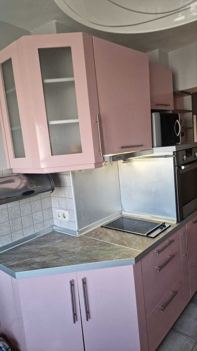 Дава се под наем Тристаен апартамент в София, Зона Б-18 - 80 кв.м за 600 € - Снимка #1