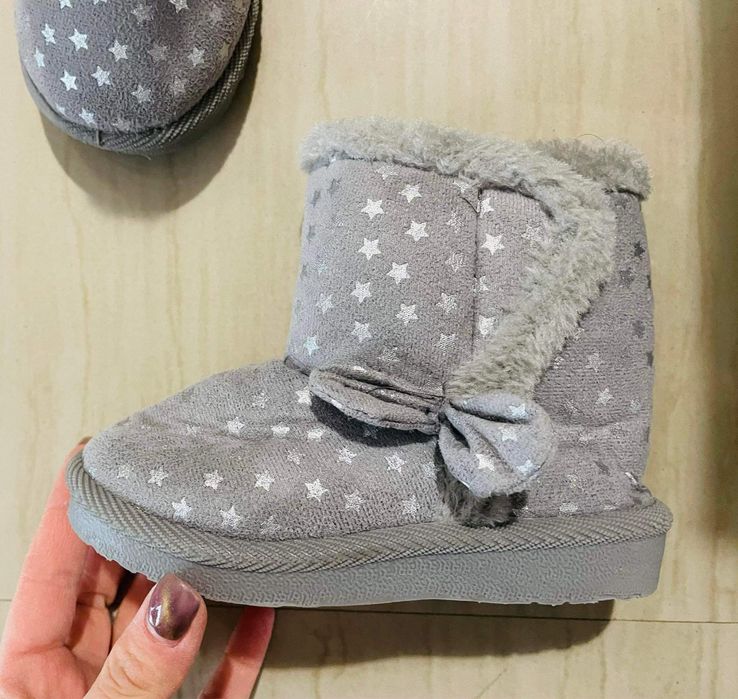 Чисто нови ботушки за момиче