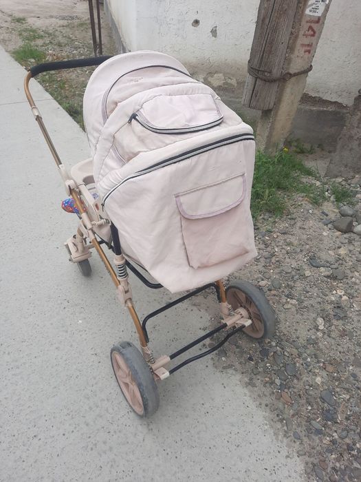 Kolyaska sotiladi srochna