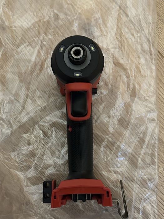Milwaukee filetantă pentru biți M18 FID3 fuel Brushless , modelul fără perii , produs nou
