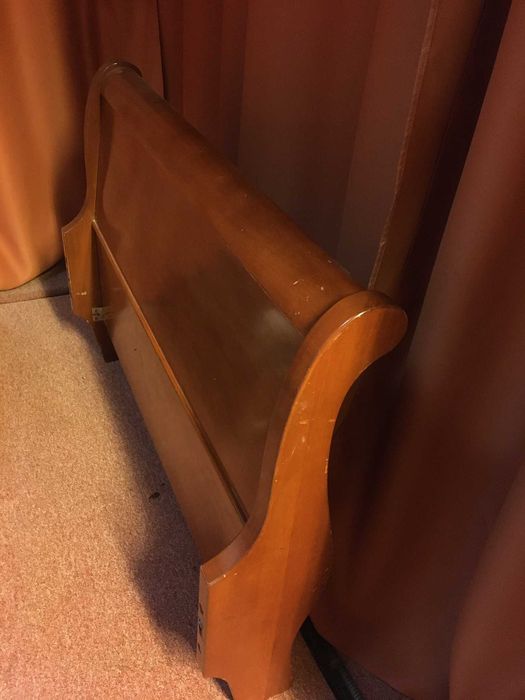 sifonier dulap cu  patru usi    pat de o persoana stil clasic