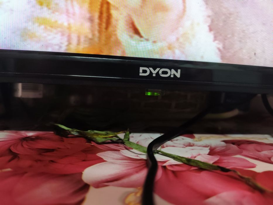 Vând televizor DYON