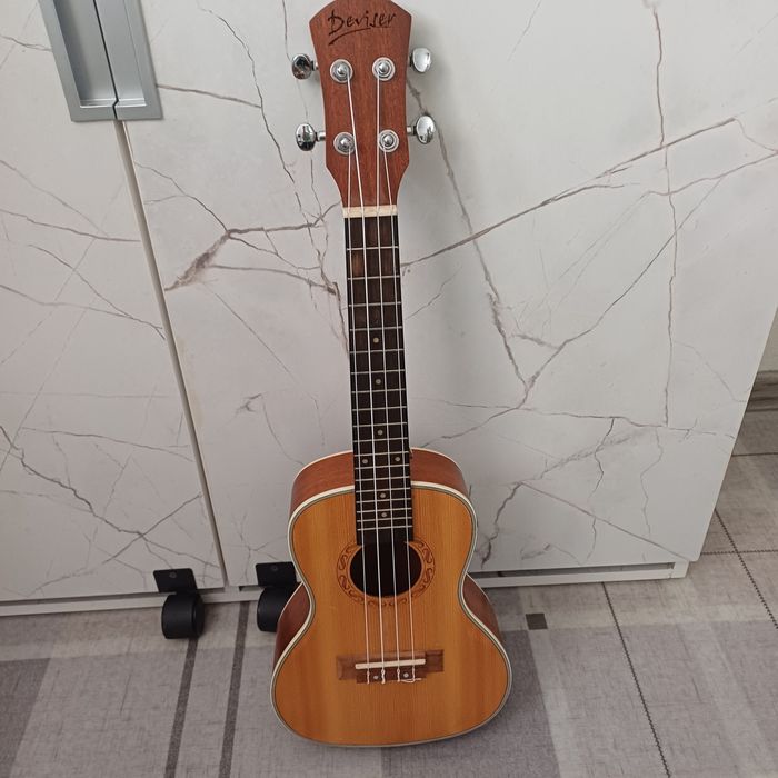 Продам укулеле, 18000, б/у