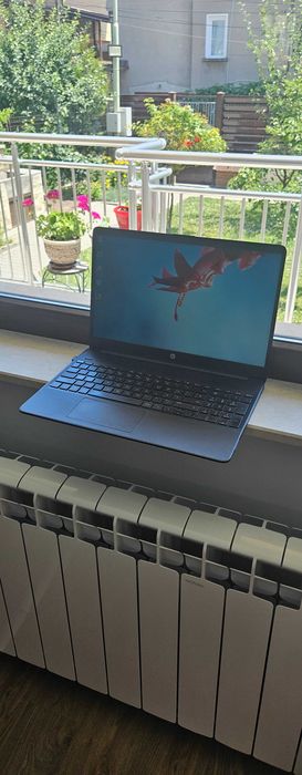 Продавам много запазен лаптоп HP, работи отлично, с оригинално зарядно.
