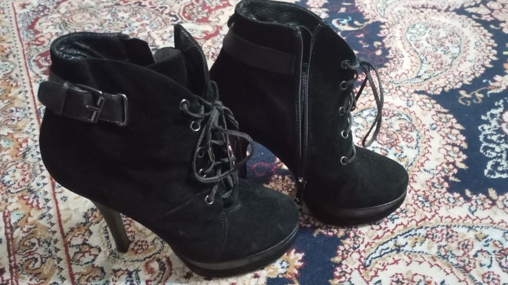 продам сапоги на каблуке