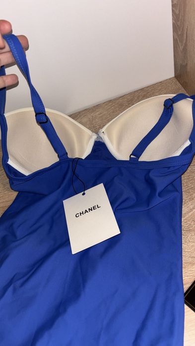 Costum de baie întreg C hanel nou