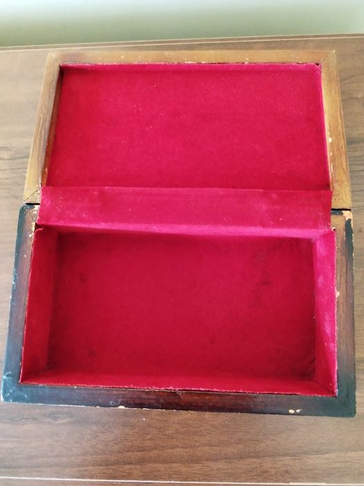 Шкатулки деревянные резной,ручной работы.