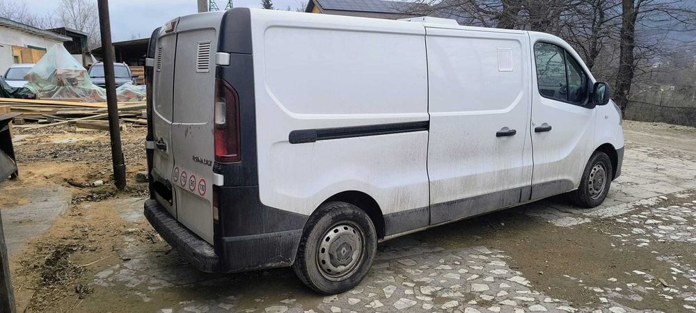 RENAULT Trafic 2015 — imagine 3