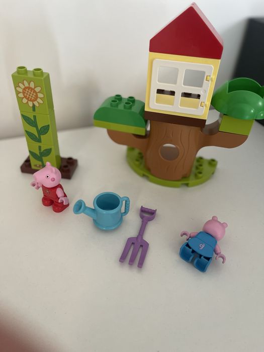 Lego pepa casuta copac