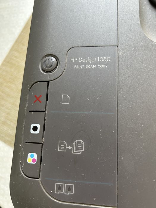 Принтер и сканер HP DeskJet 1050