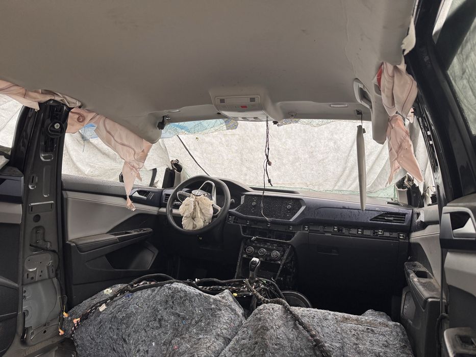 На части 2024 Volkswagen taos , SE