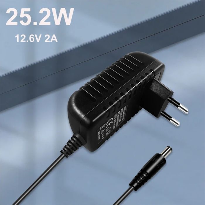 зарядно 12.6v 2A