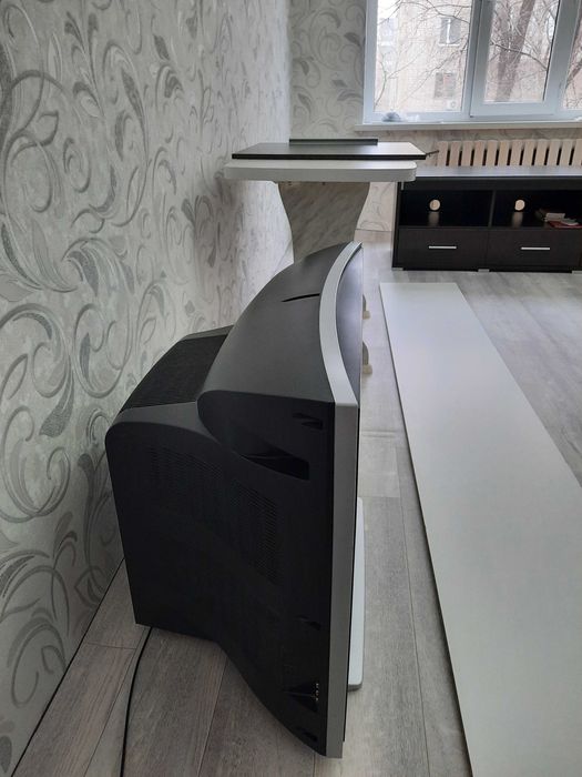 Телевизор б/у в отличном состоянии