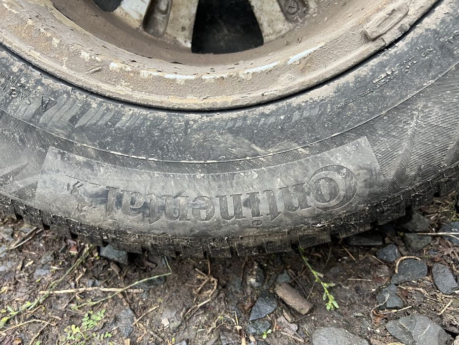 Продам резину Continental 265/65 R17