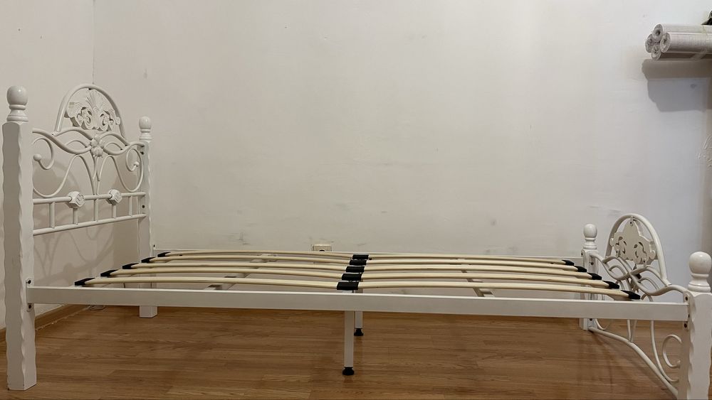 Две кованные кровати