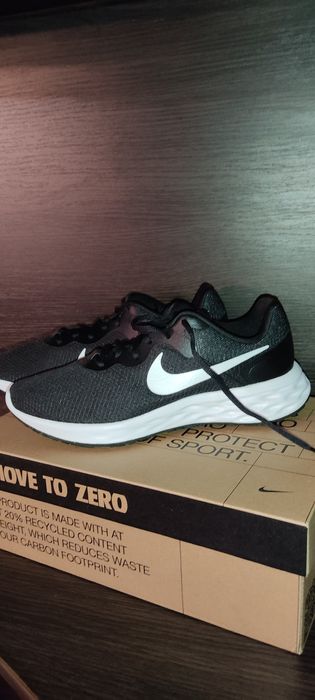 Беговые кроссовки nike revolution 6nn